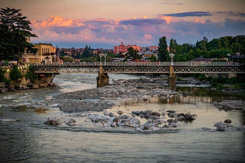 Kutaisi City Walking Tour + Free Wine Tasting - Starting Point: Kutaisi’s Historic Gymnasium and First Landmarks