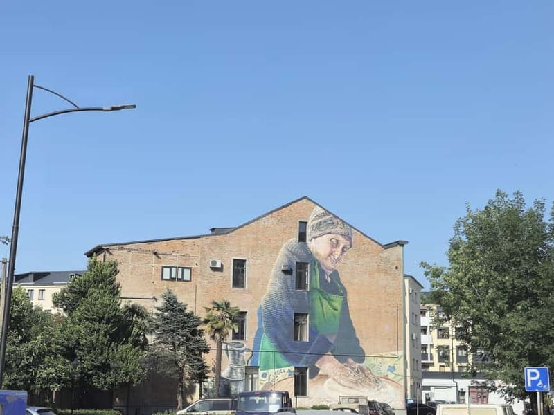 Kutaisi: Guided Walking Tour with Local Snack - Starting at the White Columns in Central Park