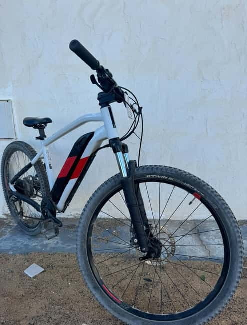 La Graciosa: Rent your ELECTRIC BIKE and explore the island at your own pace. - Navigating the Route: Beaches, Volcanic Formations, and Quiet Villages