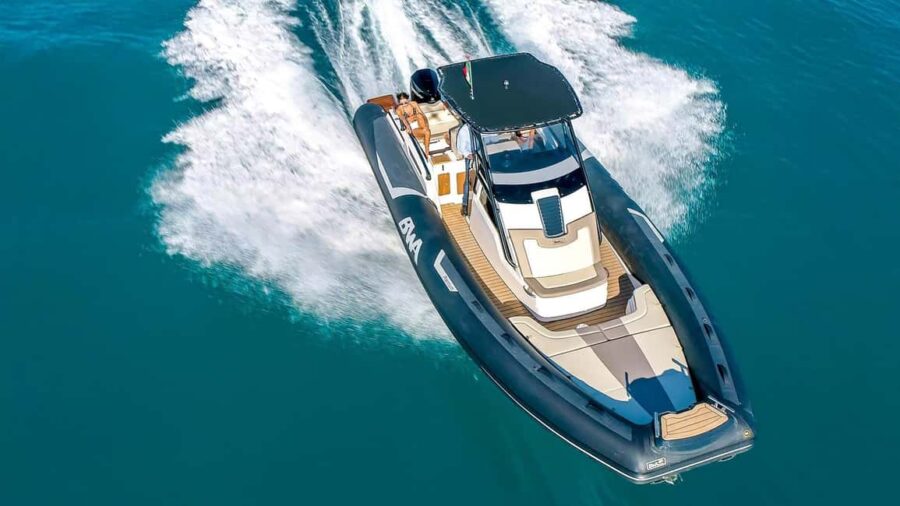 La Maddalena: island tour with aperitif and brunch on board - The BWA 30 Smemorì@: a luxurious way to explore Sardinias waters