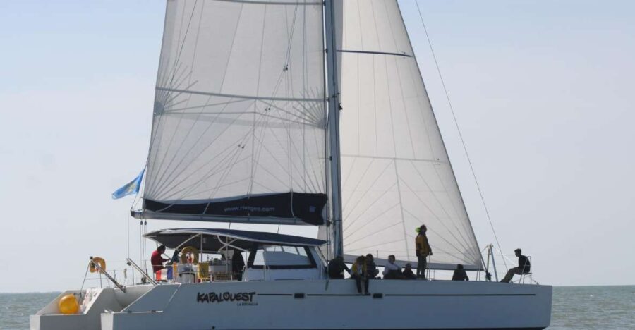 La Rochelle: Coastline Sailing Cruise - Setting Sail from La Rochelle’s Old Town and Famous Towers