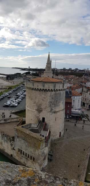LA ROCHELLE WALKING GUIDED VISIT - Walking through the Old Town’s Historic Streets