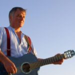 La Spezia: Guided Walking Tour with Italian-Inspired Music - Exploring La Spezia’s Old Town and Promenade