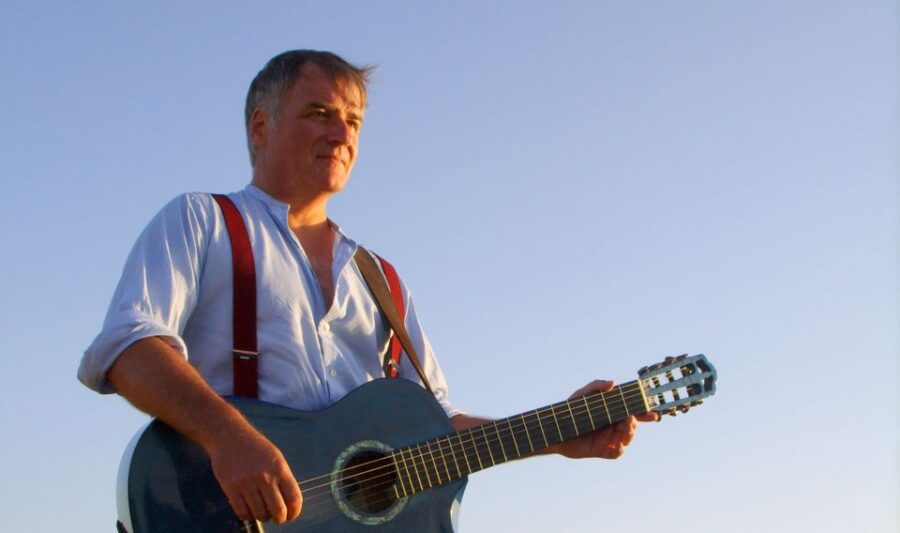 La Spezia: Guided Walking Tour with Italian-Inspired Music - Exploring La Spezia’s Old Town and Promenade