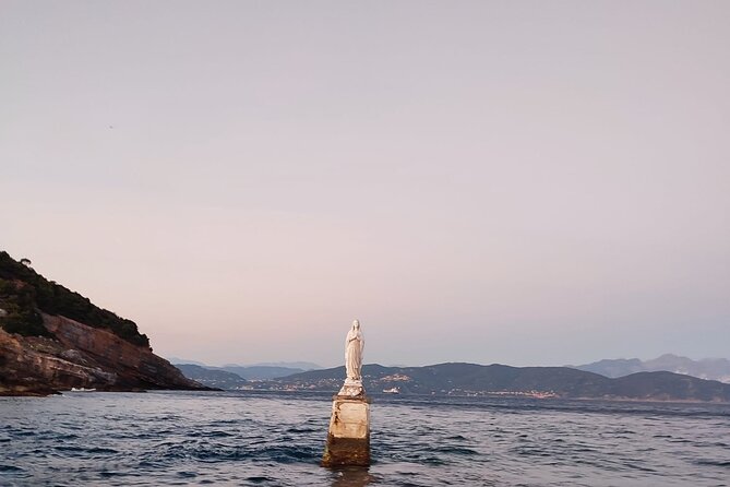 La Spezia & Portovenere boat tour and the 3 Islands with aperitif - Starting Point at Mirabello Port in La Spezia