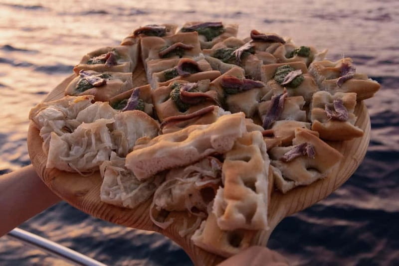 La Spezia: Sunset in Portovenere with wine, music & Focaccia - Sunset Cruise with Panoramic Views of Portovenere