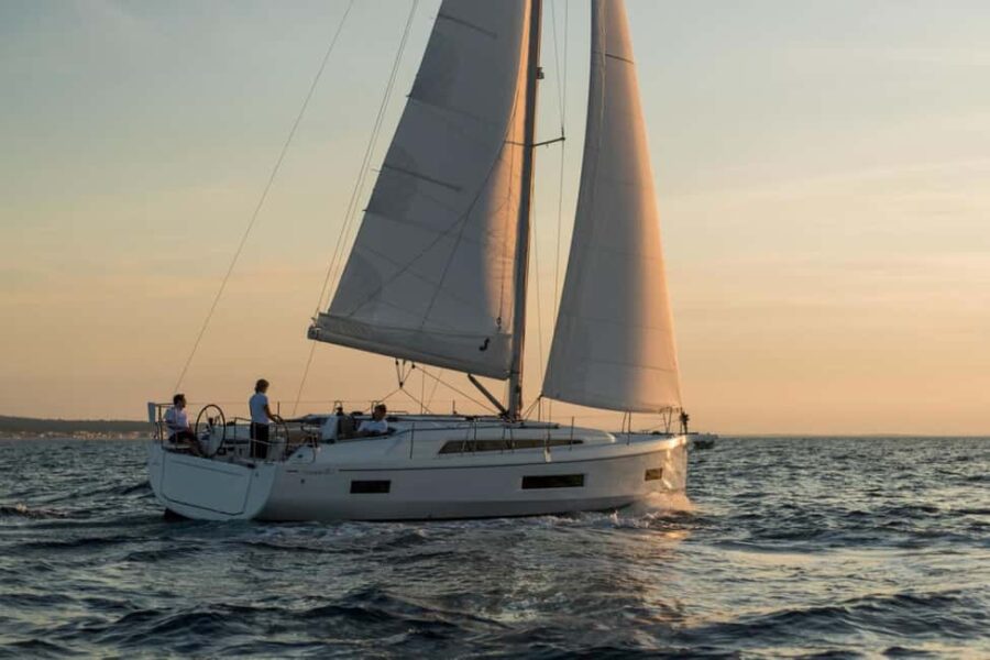 Lagos: Beneteau Oceanis 40.1 Private Sailing Experience - Exploring the Algarve Coast and Hidden Coves