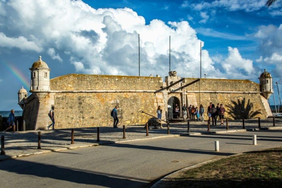 Lagos: Old Town, New Town, and Beaches Tuk Tuk Tour - Efficient Exploration of Lagos’s Old Town and Historic Streets