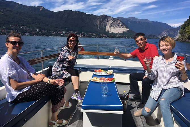 Lake Maggiore: Sightseeing Cruise from Stresa - Visiting the Bustling Isola dei Pescatori