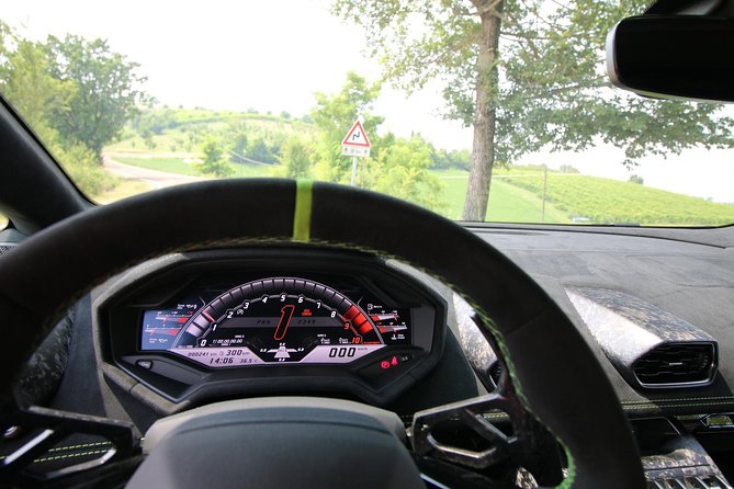 LAMBORGHINI HURACAN PERFORMANTE - Driving Experience in Maranello - The Thrill of Driving the Lamborghini Huracan Performante