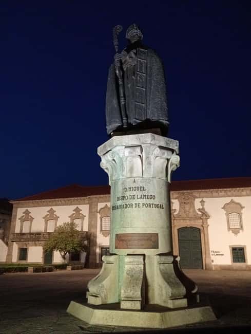 Lamego: Guided night walking tour - Admiring the Illuminated Lamego Cathedral from a New Perspective