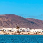 Lanzarote: Return Ferry to La Graciosa with Bus Pickup - Starting Your Day with a Convenient Pickup in Lanzarote