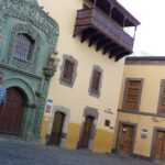 Las Palmas: Private Old City Guided Walking Tour with Tapas - Discovering the Historic Districts of Vegueta and Triana