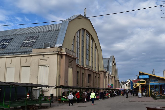 Latvian food tasting tour at Riga Central market - The Role of the Guide and Group Size
