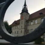 Lausanne: Old Town Guided Walking Tour - Discovering the Château Saint-Maire