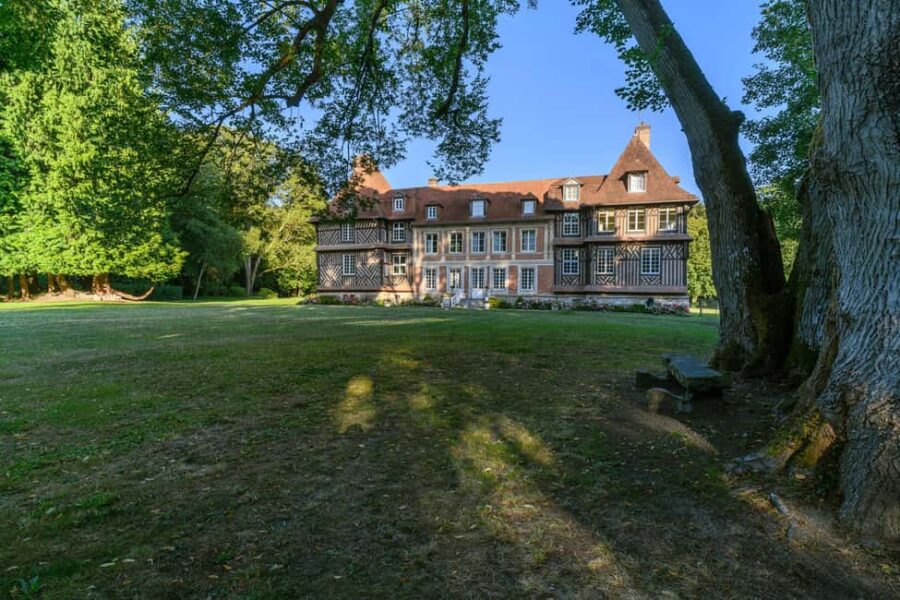 Le Breuil en Auge - Guided tour of the Château distillery - Visiting the Distillery and Aging Cellar