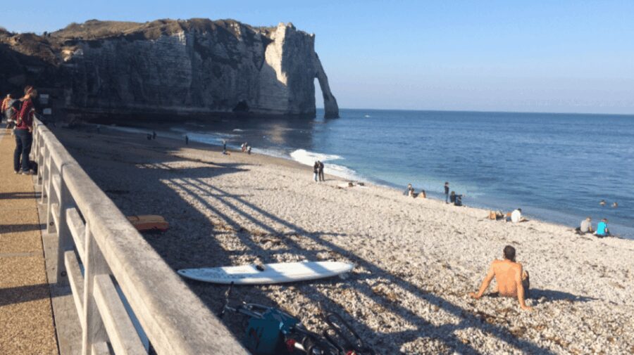Le Havre to Etretat & Honfleur : Small Group Private Tour - Exploring Etretat’s Famous White Chalk Cliffs and Seaside Charm
