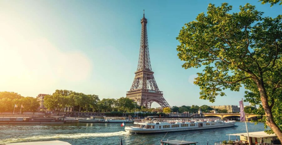 Le Havre to Paris : Private Tour from Cruises & Hotels - Visiting the Eiffel Tower: Photos and Sightseeing