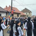 Learning toghether Transylvanian dances in Sibiu - Discover the Authenticity of Transylvanian Traditions in Sibiu