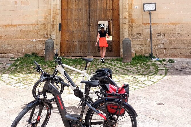 Lecce: E-Bike tour to Galatina with old olive mill & wine taste - Exploring the Village of Sternatia and the Olive Oil Mill