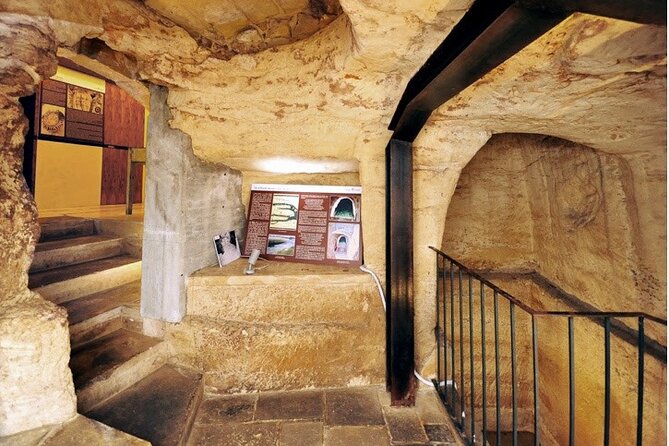 Lecce Jewish and Baroque heritage private tour - The Jewish Museum of Lecce and the Synagogue Basement