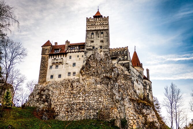 Legends&Wildlife Awaits: Dracula's Castle & Bear Sanctuary - Exploring Bran Castle: The Legend and the Architecture