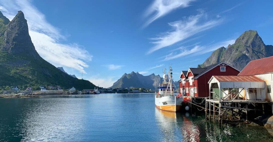 Leknes: 4 Hours Private Exclusive Car Sightseeing in Lofoten - Flexibility and Personalization in Your Lofoten Adventure