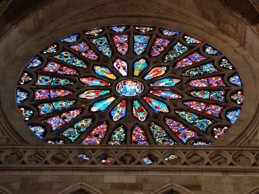 León: Private tour with a local art historian - The Majesty of León Cathedral: An 80-Minute Guided Interior Tour