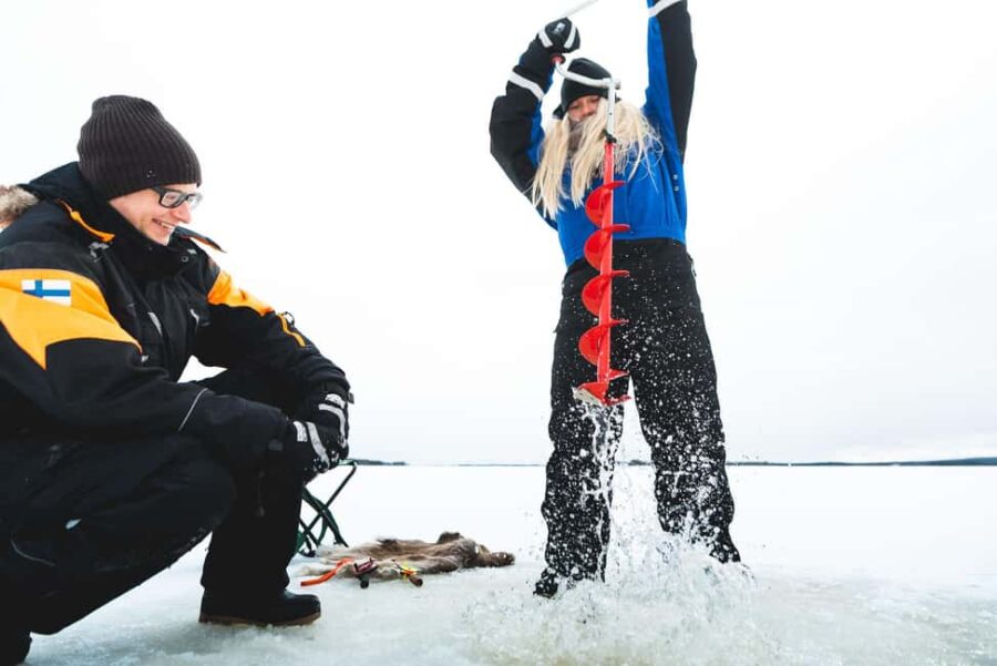 Levi: A fun Ice Fishing Experience in Levi, 3 HOURS - Navigating the Frozen Lake for Arctic Ice Fishing