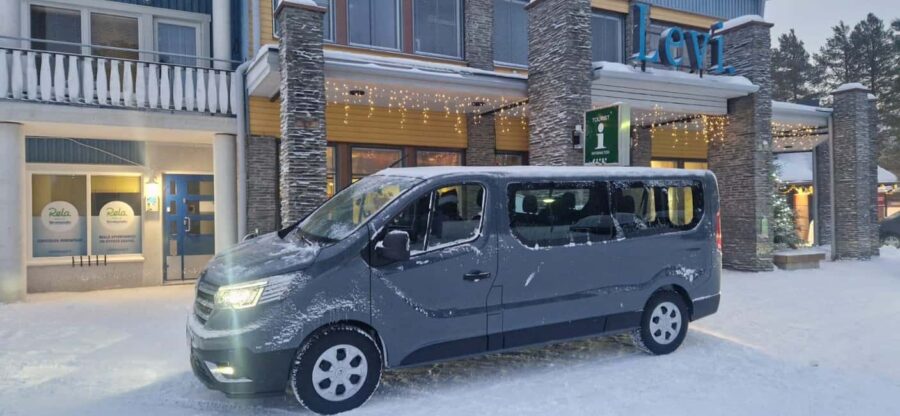 Levi: Northern Lights by Minivan with hot drinks and snacks - The Pickup and Meeting Point in Sirkka