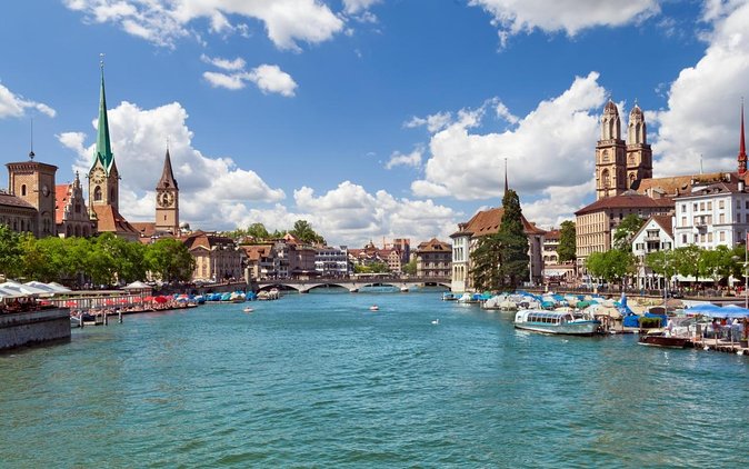 LINDT Home of Chocolate, Cruise On Lake Zurich And Old Town Walking Tour - Exploring the World of Swiss Chocolate at Lindt