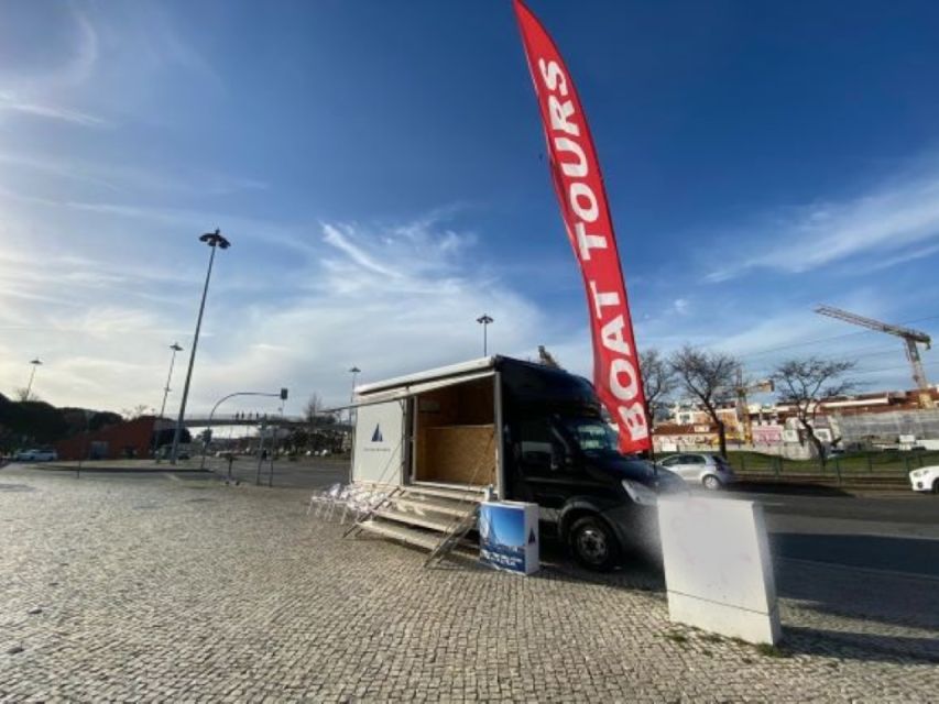 Lisbon 2H Private Tour by SAILBOAT / SAIL / POWER CATAMARAN - What to Expect During the 2-Hour Private Sailing Experience