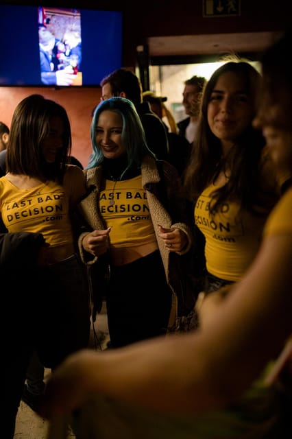 Lisbon: Bairro Alto and Pink Street Private Bar Crawl - Starting Point at Praça Luís de Camões