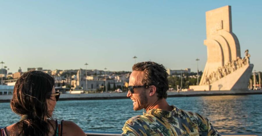 Lisbon: Cruise to the Beach with BBQ, Open Bar and Music - Starting from Praça do Comércio in Lisbon