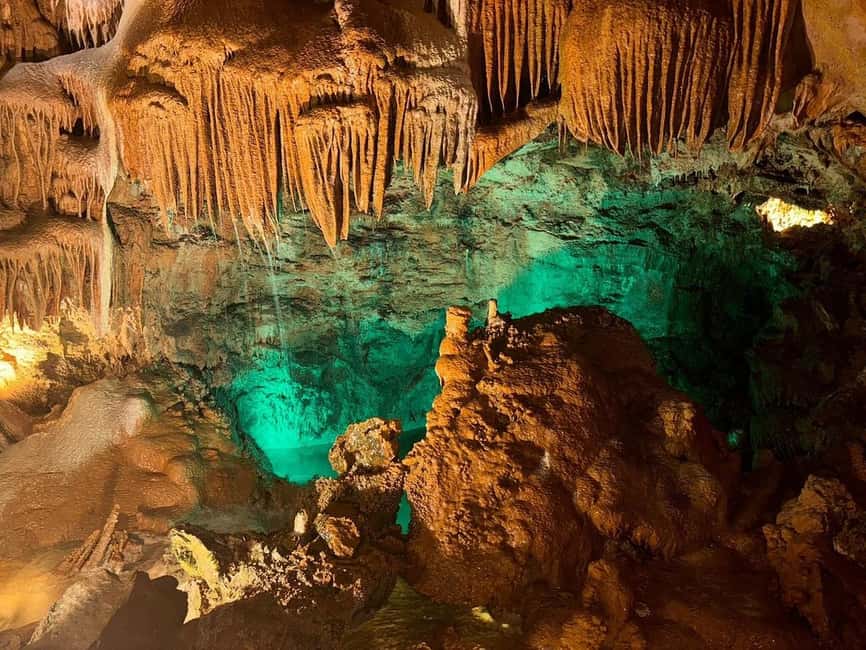 Lisbon: Dinosaur Footprints, Caves, and Obidos Tour - Walking in the Footprints of Dinosaurs at Pedreira do Galinha