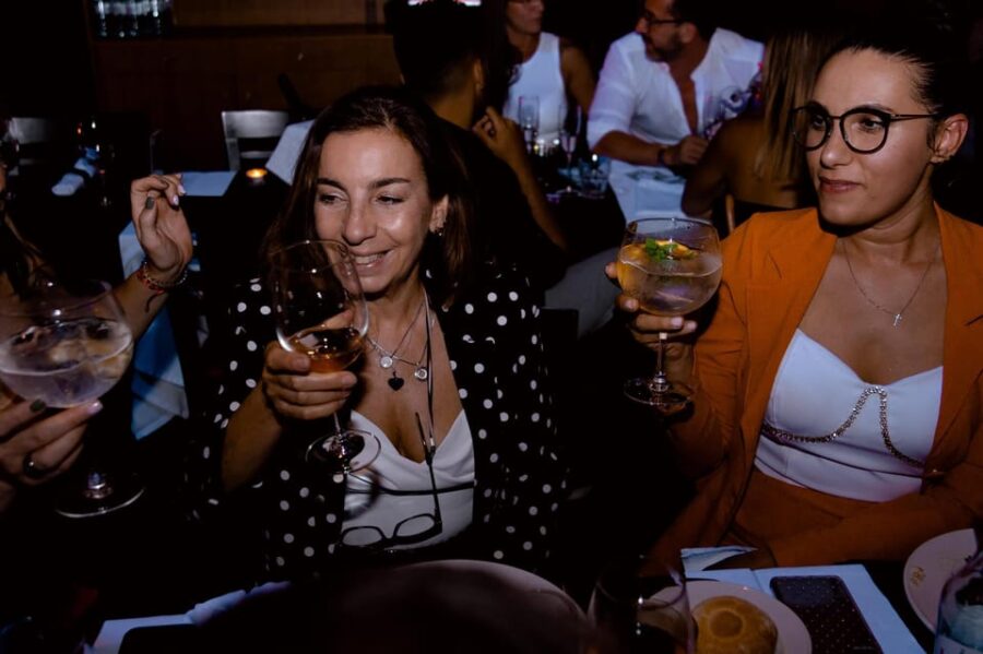 Lisbon: Erotic Cabaret Show and Dinner - The Elegant Setting of The Lingerie Restaurant in Lisbon