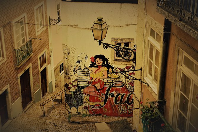Lisbon Fado Experience: Walking Tour, Dinner and Live Music Show - The Miradouro de Santa Luzia: Showcasing Lisbon Views