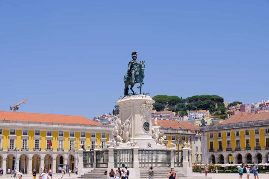 Lisbon Full Day Experience on comfortable minivan - From the Iconic Belém District to the Cristo Rei Viewpoint
