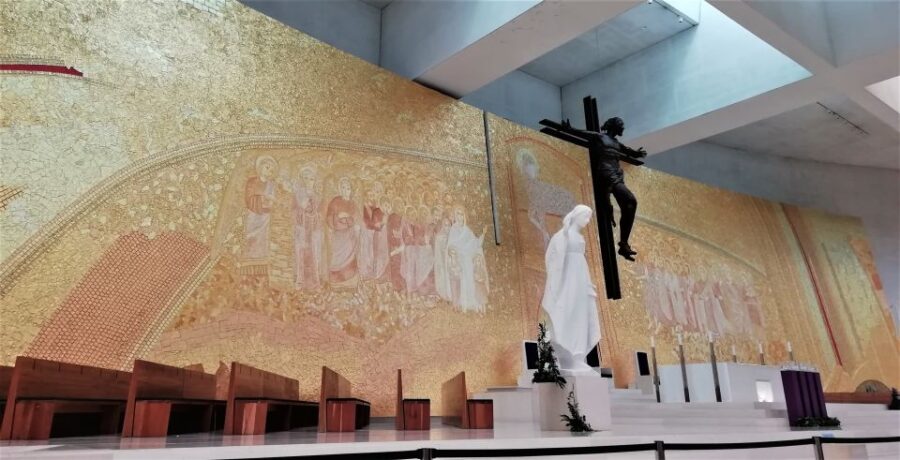 Lisbon: Full-Day Private Guided Tour to Fátima - Starting from Lisbon to the Sacred Sanctuary of Fátima