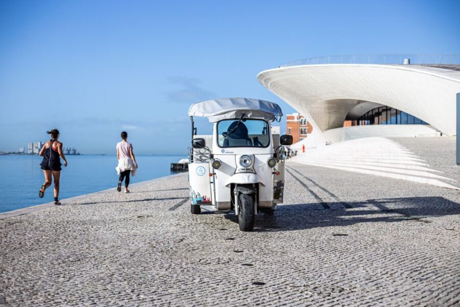 Lisbon: Half-Day Private Guided Tuk-Tuk Tour - Scenic Viewpoints and Photo Opportunities