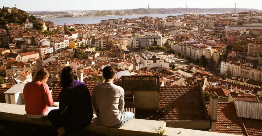 Lisbon Main Highlights Half Day Private Tour - Exploring Lisbon’s Oldest Quarter: Alfama and Graça