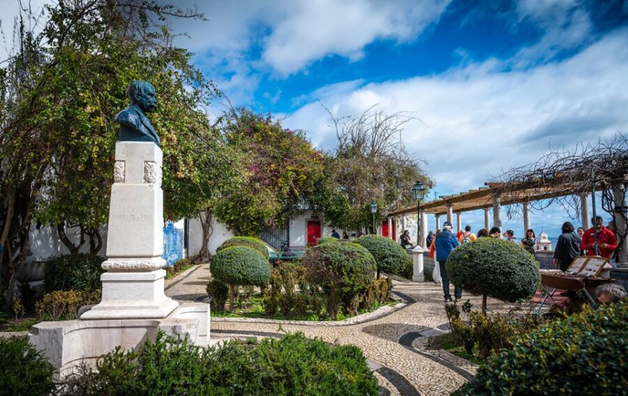 Lisbon: Old Town City Tour by Private Tuktuk - From the Old Town to the Castle District