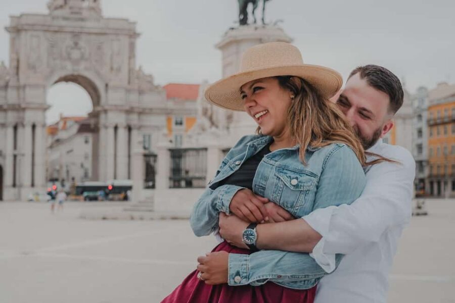 Lisbon photo shoot with highlight video - Starting at Praça do Comércio: Meeting and Initial Setup