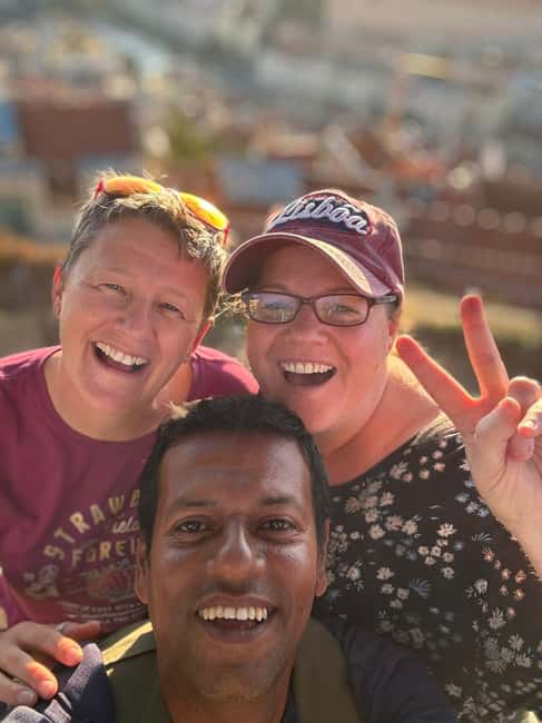 Lisbon: Private Eco-Friendly Tuk-Tuk Tour with Guide - An Informative Guide Leading the Way