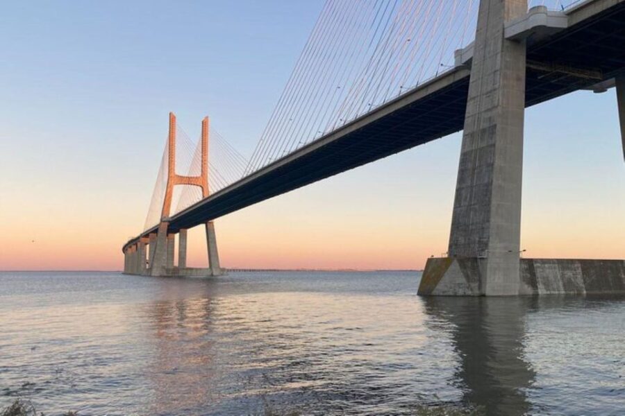 Lisbon: Private Gastronomic Tour Duas Pontes - Starting Point and Transportation Details