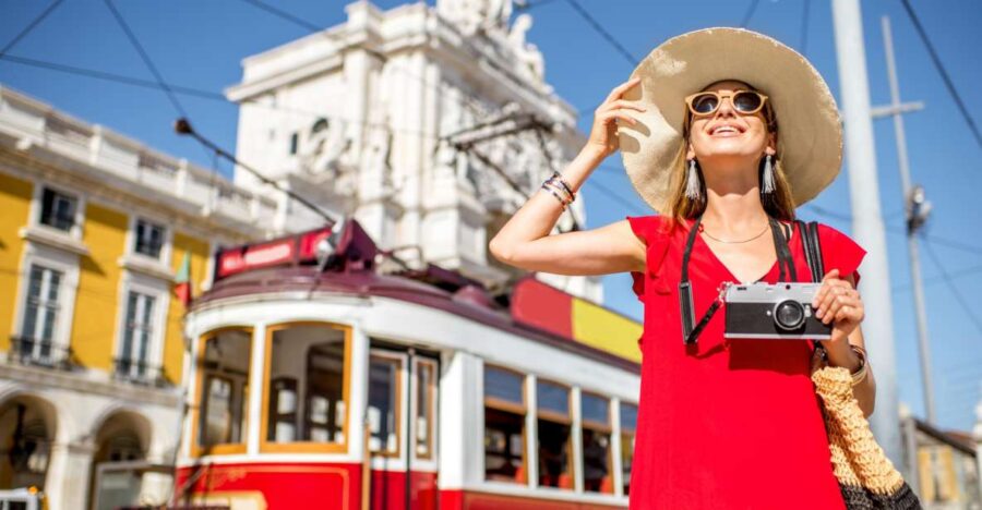 Lisbon: Private Half-Day Sightseeing Tour - Panoramic Viewpoints Over Graça and Baixa Neighborhoods