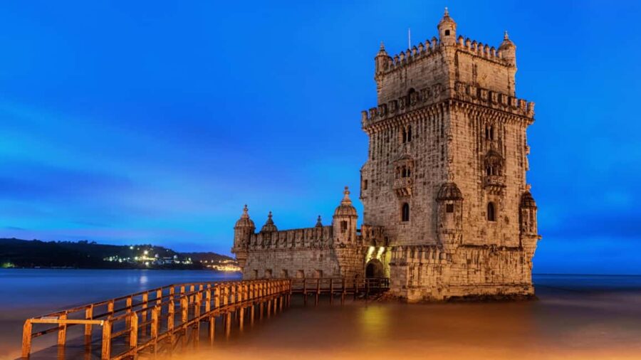 Lisbon: Private Luxury Tour to Belém, Cristo Rei and Alfama. - Marvel at Cristo Rei with Breathtaking Views