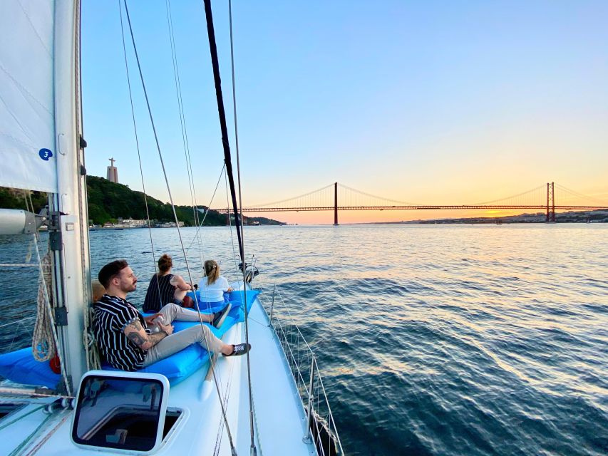 Lisbon: Private Sunset Sailing Tour with drinks - Starting Point at Doca de Alcântara Near Espaco Zarco Café