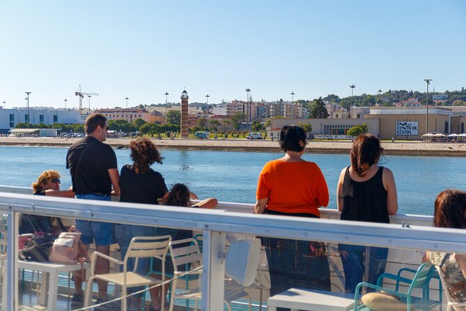 Lisbon River Boat Sightseeing Tour with a Drink - Starting Point at Estação Fluvial Sul e Sueste