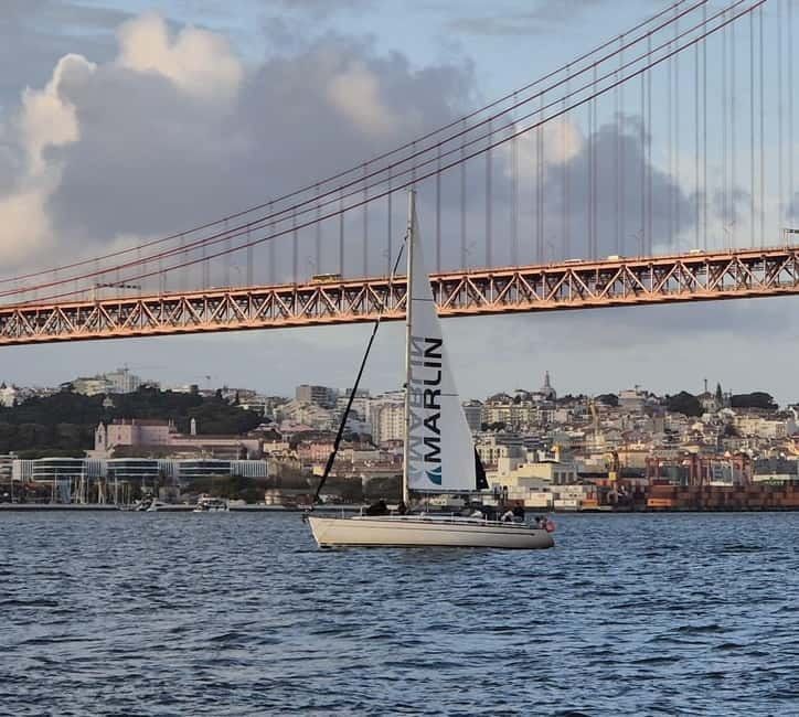 Lisbon: Sailing Boat Tour with Drinks - What You See on the Lisbon Waterway